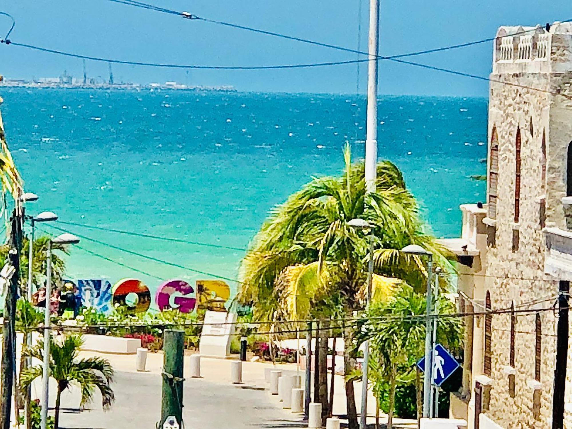 Malecon Beach House In Progreso 1 Block From Beach Luaran gambar